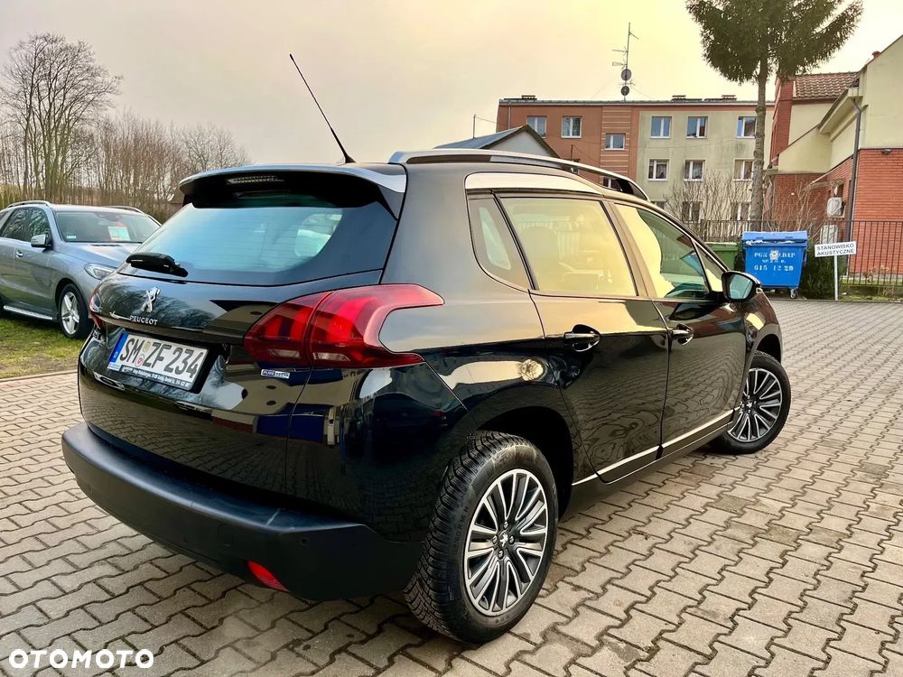 Peugeot 2008 1.2 Pure Tech Style S&S - 3