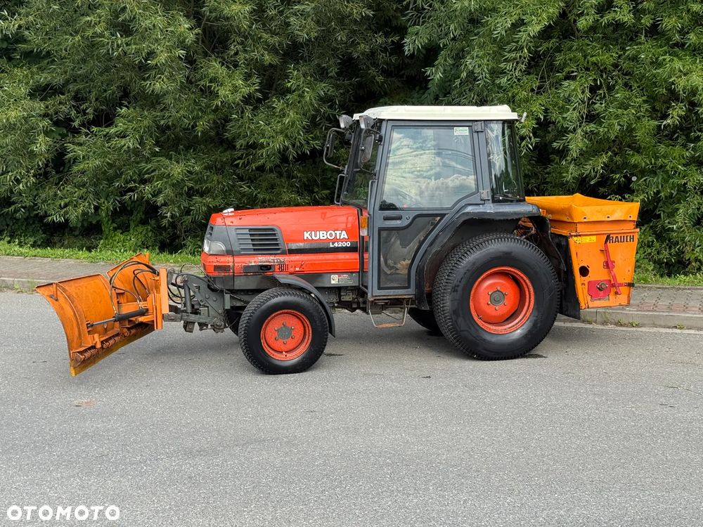 Kubota * Traktor KUBOTA L4200 * 4x4 * Pług Piaskarka * Wałek Przód Tył * Sprowadzony* Zimowe Utrzymanie - 16