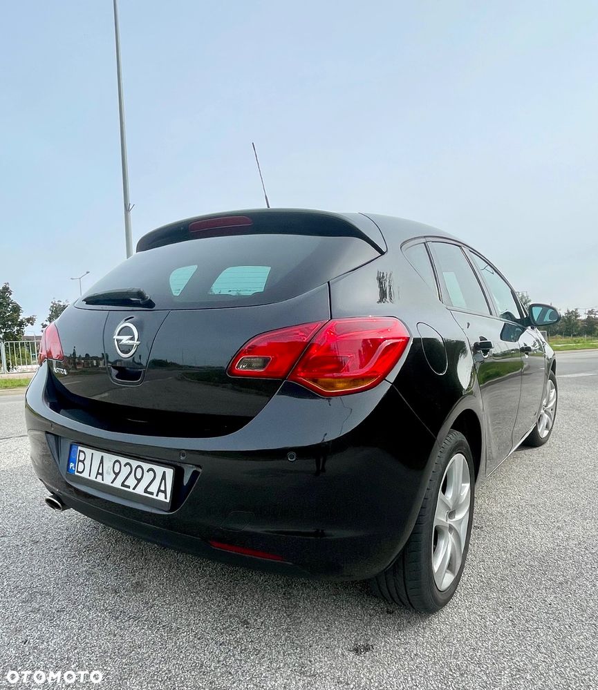 Opel Astra IV 1.4 T Cosmo - 5
