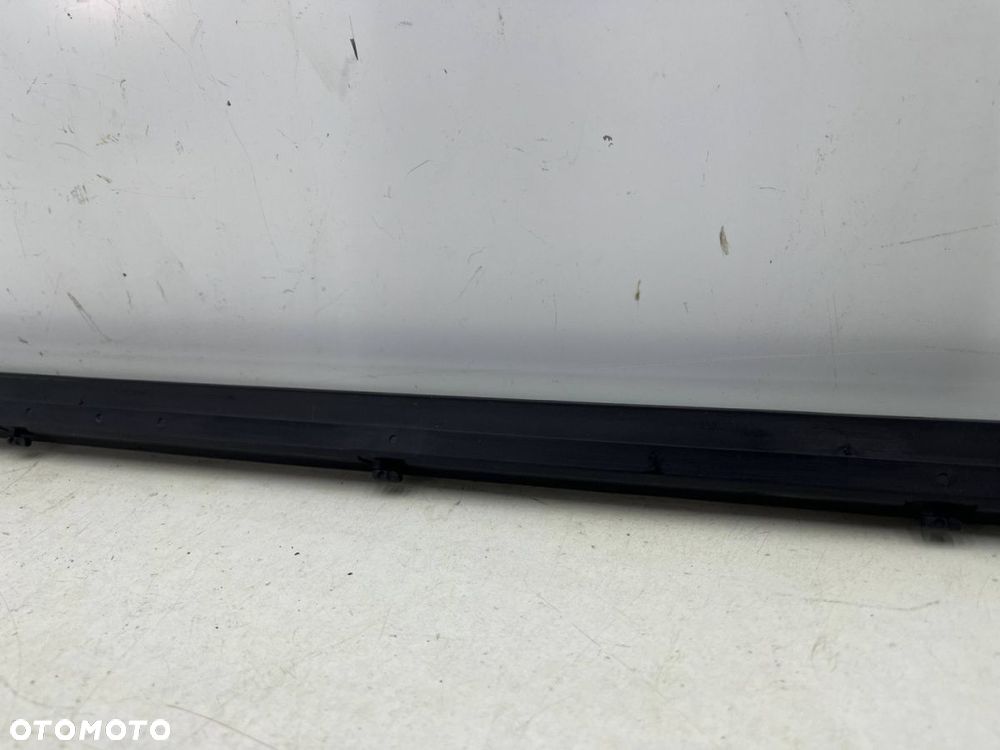 Listwa Porsche Panamera II 971 16-23r. lewa przednia dolna listwa zewnętrzna drzwi uszczelka - 8
