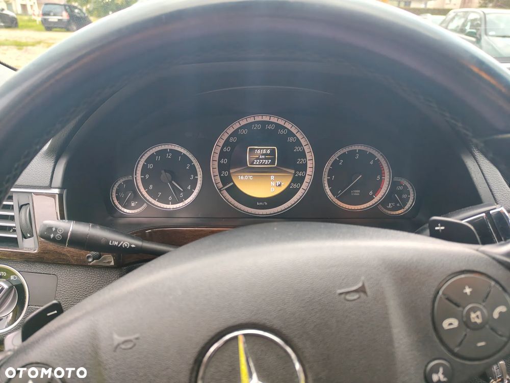 Mercedes-Benz Klasa E - 8