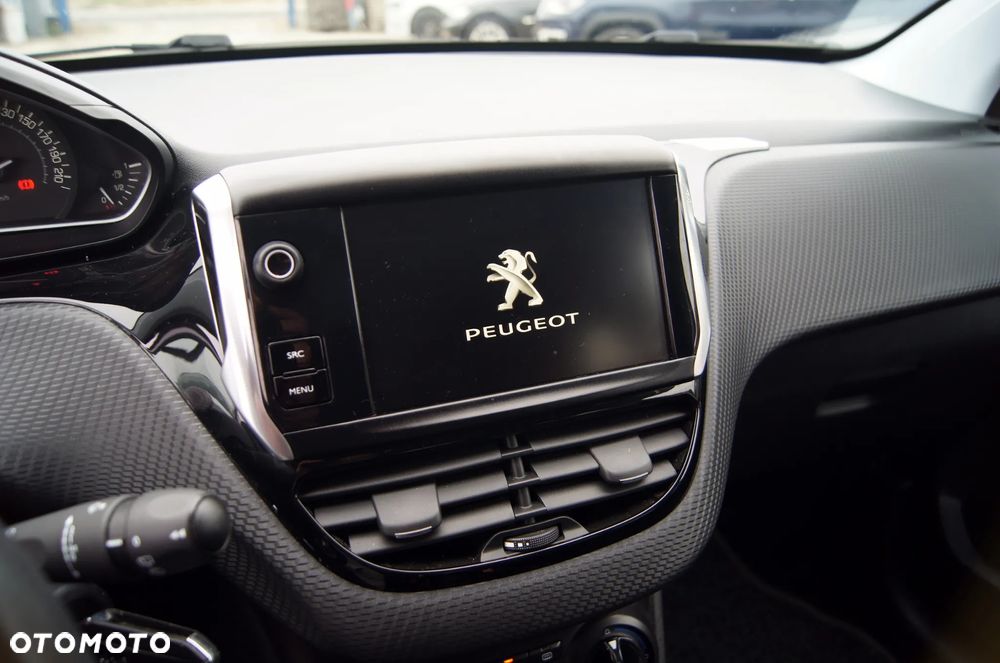 Peugeot 208 1.2 PureTech Style - 23