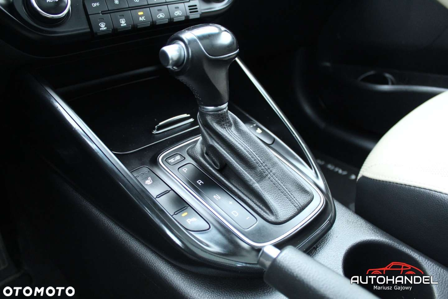 Kia Carens - 22