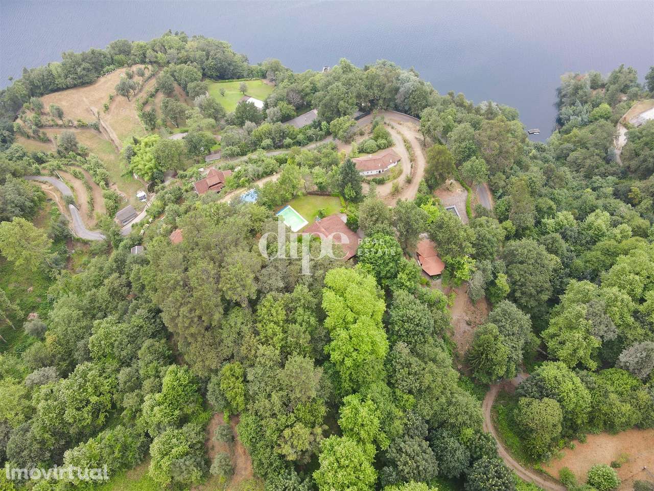 Terreno com 13.714 m2 situado no Gerês. - Grande imagem: 2/12