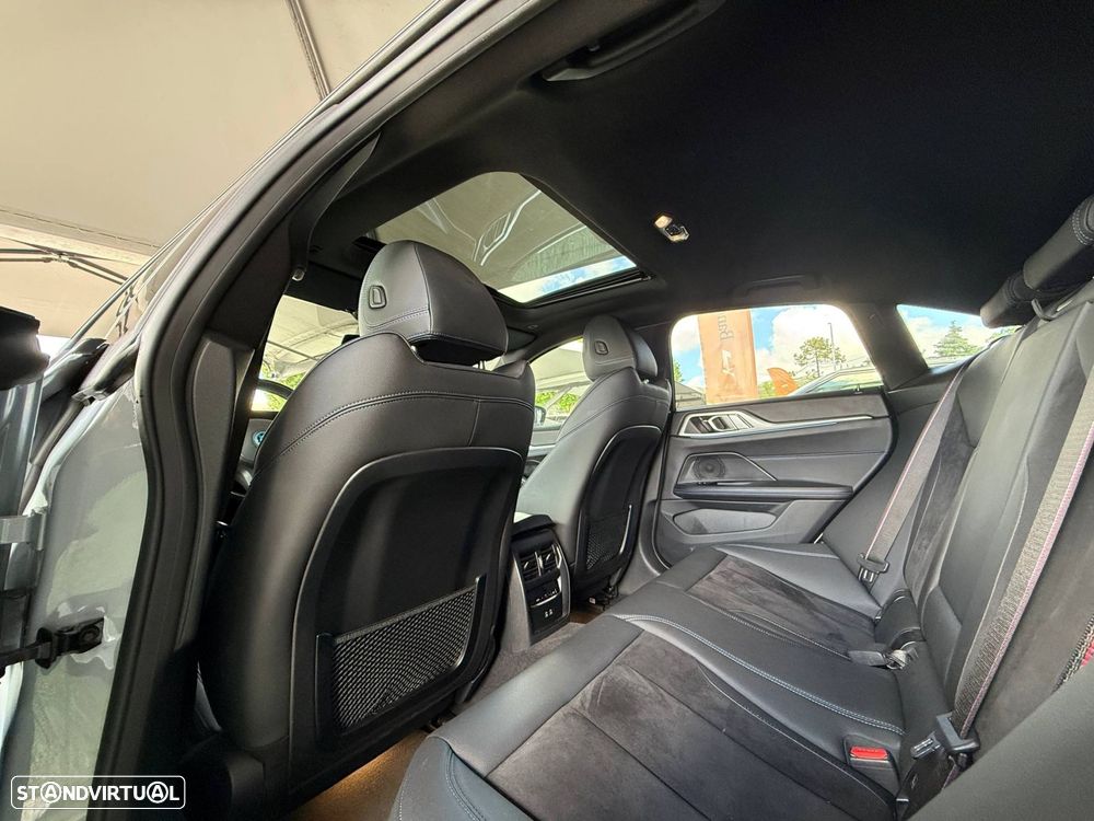 BMW i4 eDrive40 Pack Desportivo M - 52
