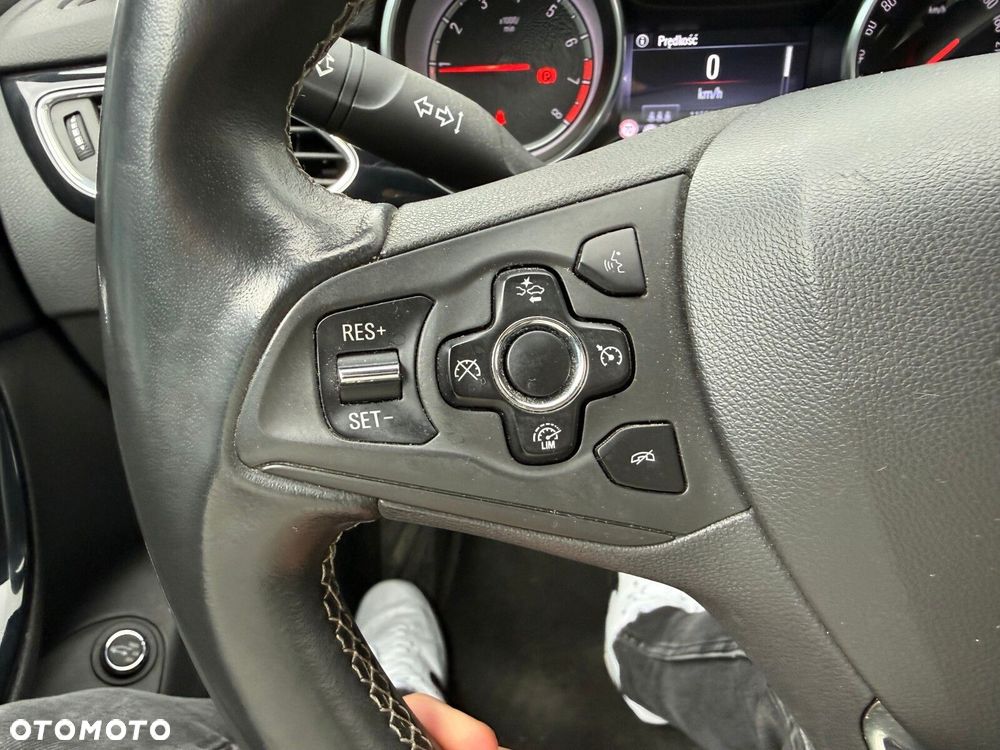 Opel Astra 1.6 T Dynamic S&S - 18
