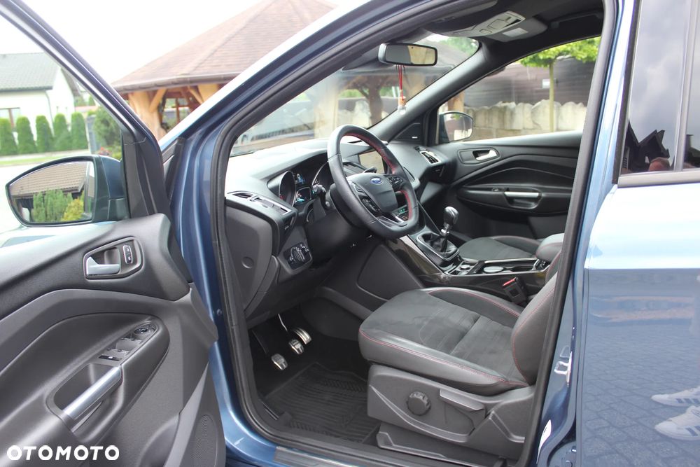 Ford Kuga 1.5 EcoBoost 2x4 ST-Line - 13