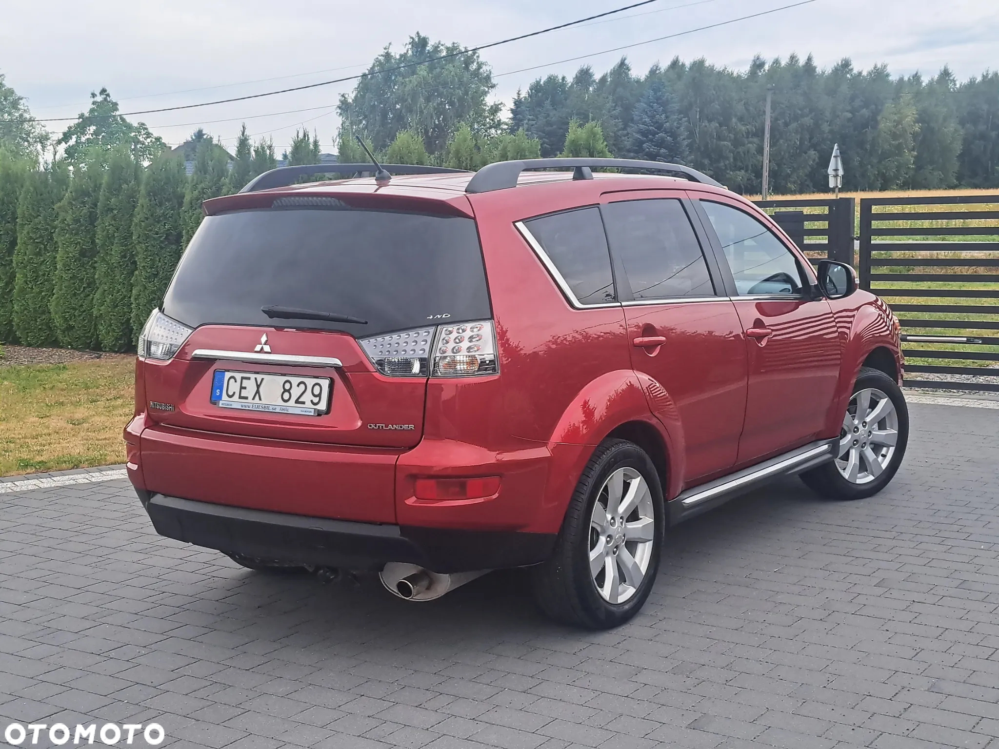Mitsubishi Outlander - 12