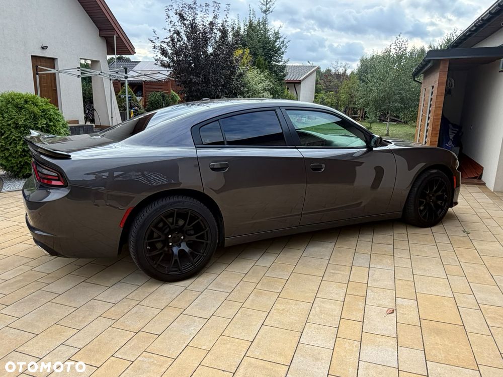 Dodge Charger - 4