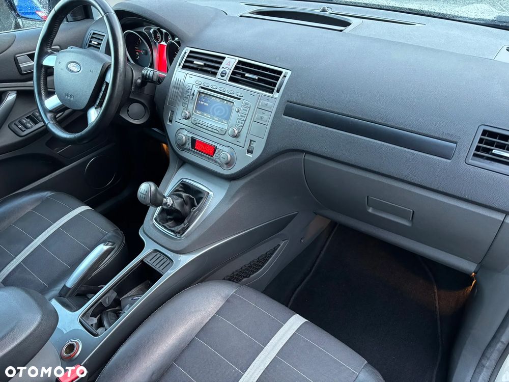 Ford Kuga 2.0 TDCi 2x4 Titanium - 6