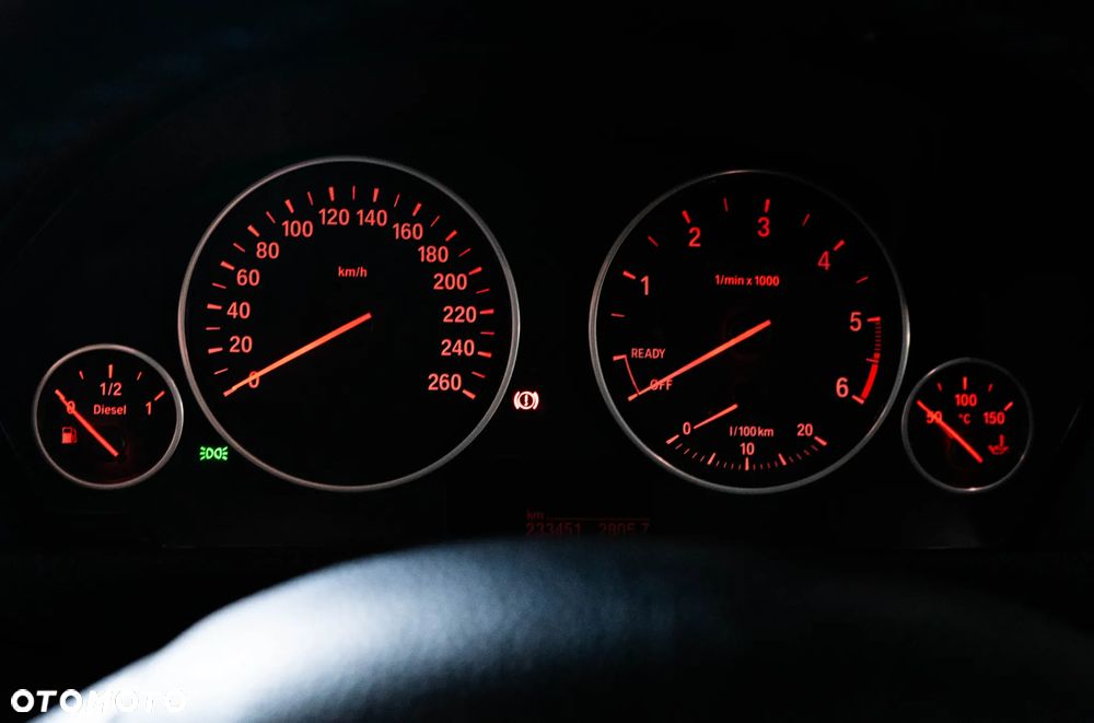 BMW Seria 3 318d - 15