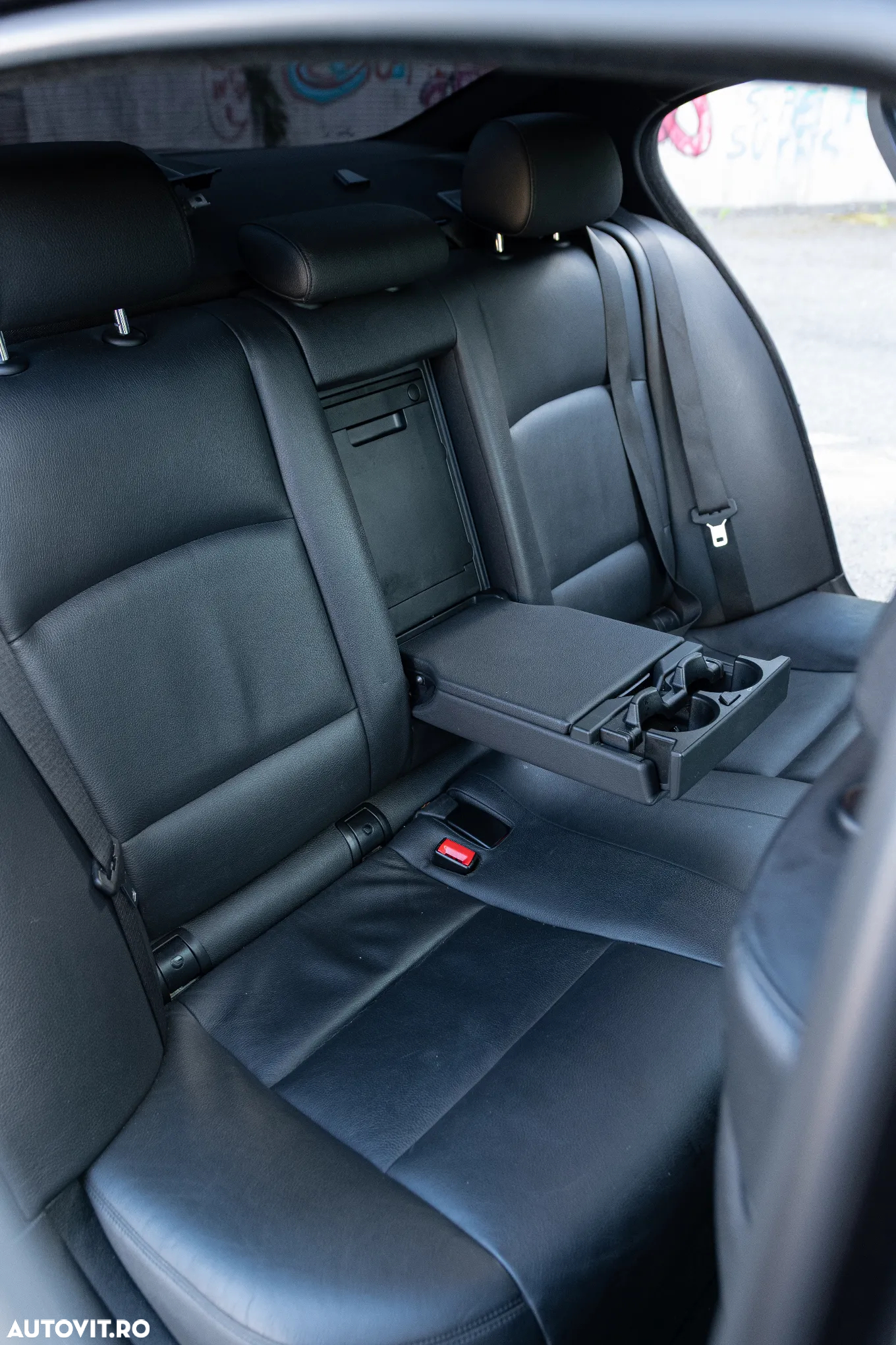 BMW Seria 5 520d xDrive - 28