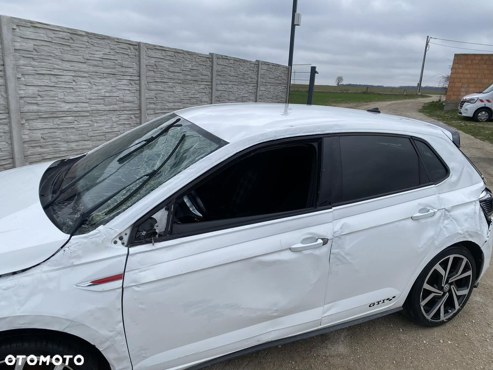 Volkswagen Polo 2.0 TSI DSG GTI - 37