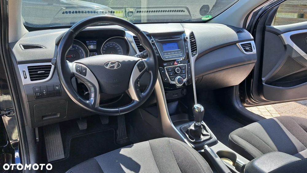 Hyundai i30 1.6 Comfort - 11