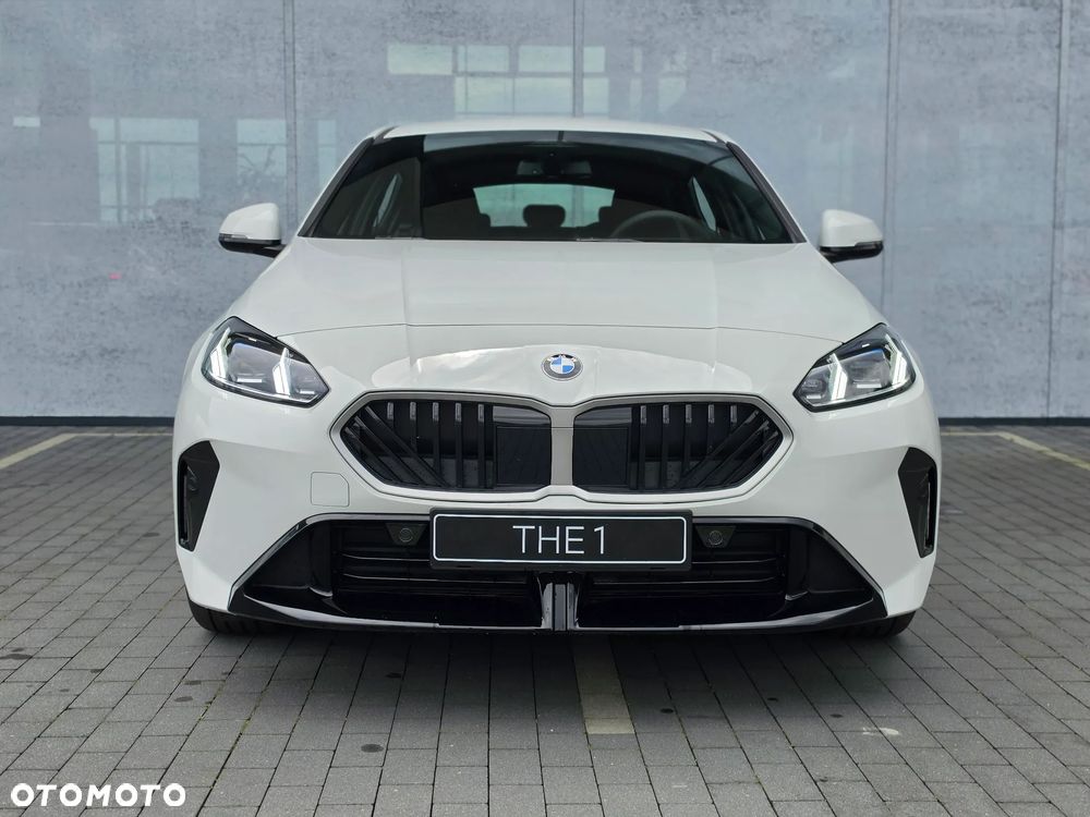 BMW Seria 1 120 mHEV - 12