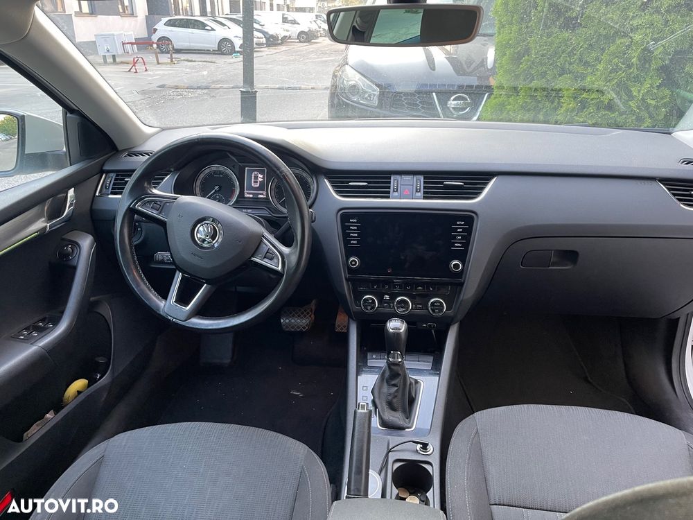 Skoda Octavia 2.0 TDI DSG Ambition - 4