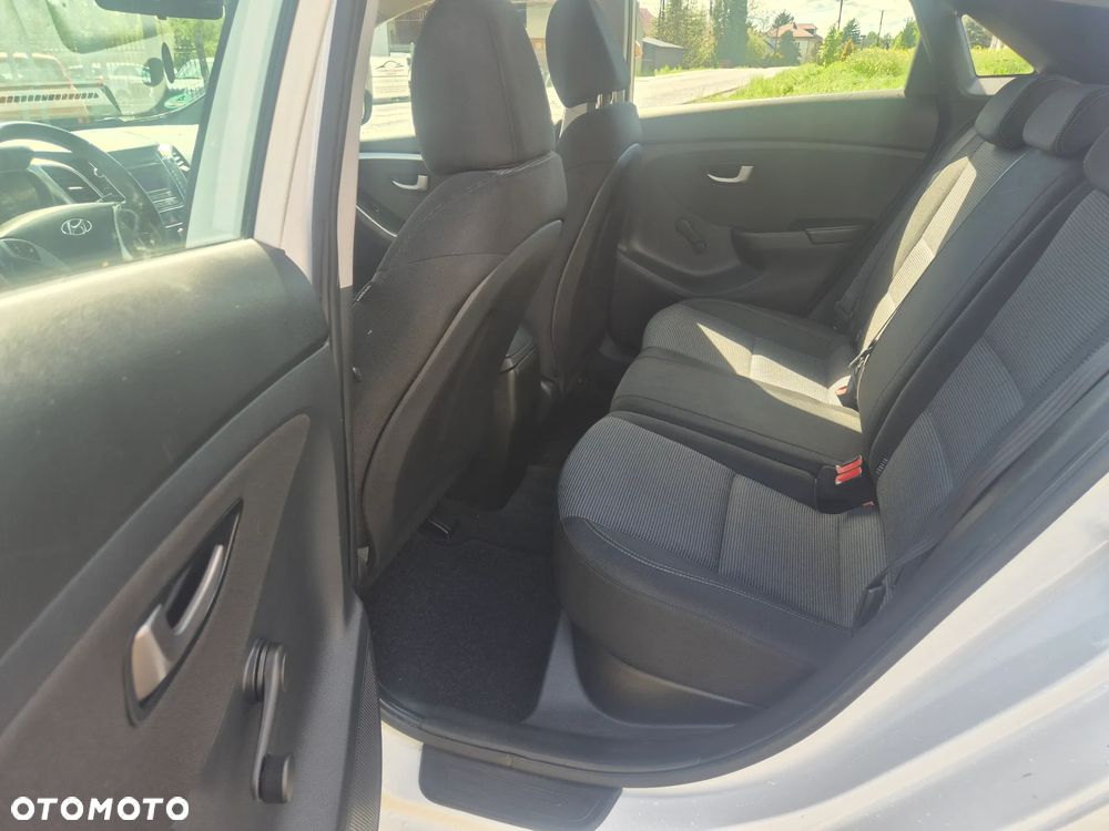 Hyundai i30 1.4 Trend - 16