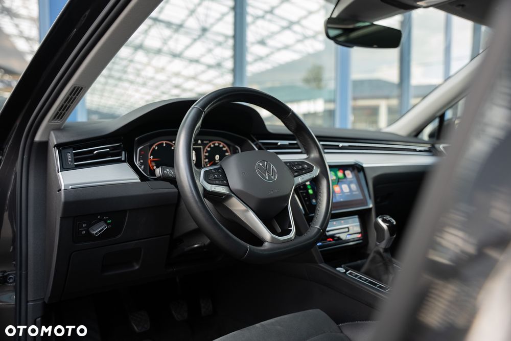 Volkswagen Passat 2.0 TDI (BlueMotion Technology) Highline - 23