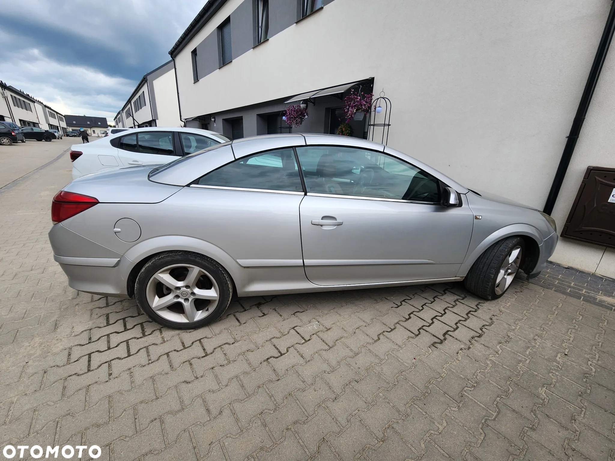 Opel Astra GTC 2.0 Turbo Cosmo - 5