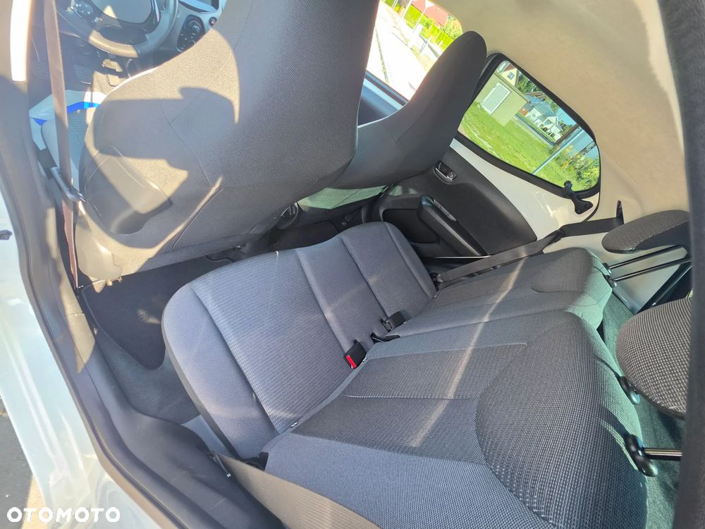 Toyota Aygo x-play - 13