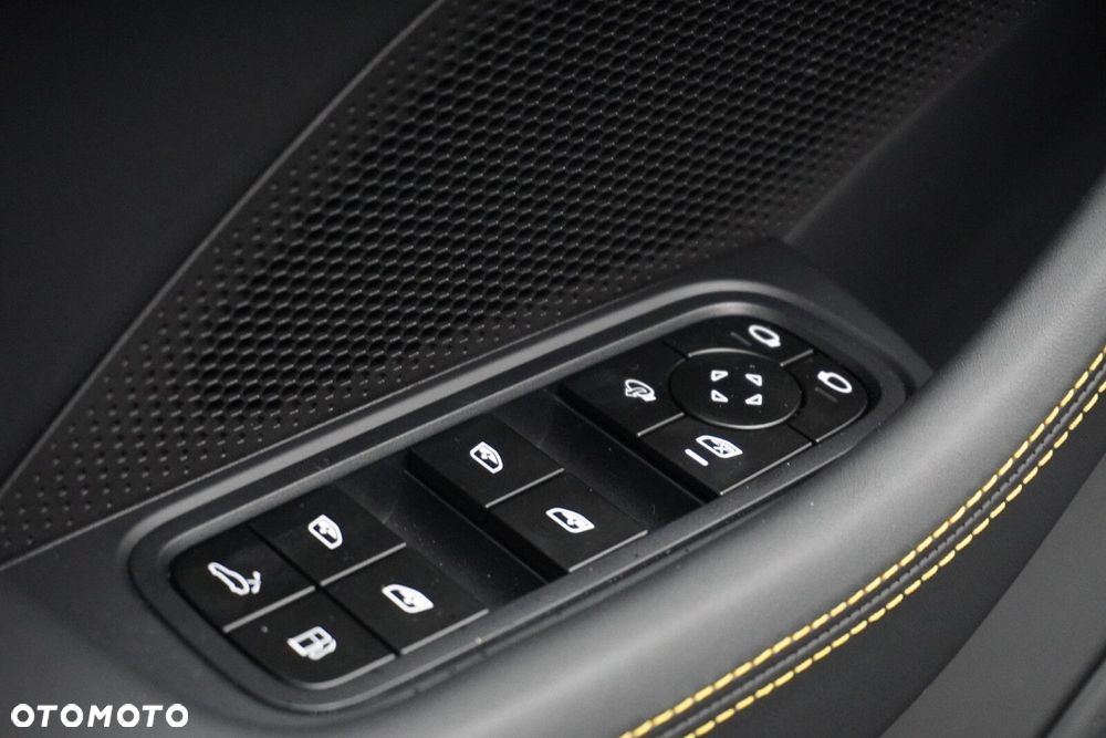 Porsche Panamera - 18