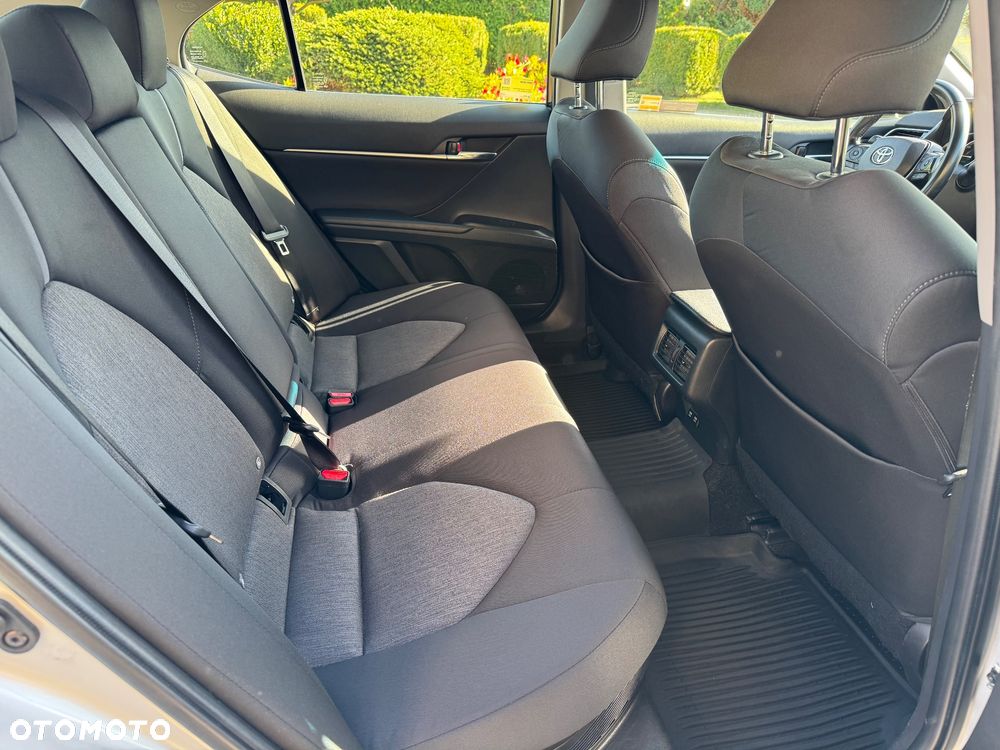 Toyota Camry 2.5 Hybrid Comfort CVT - 17