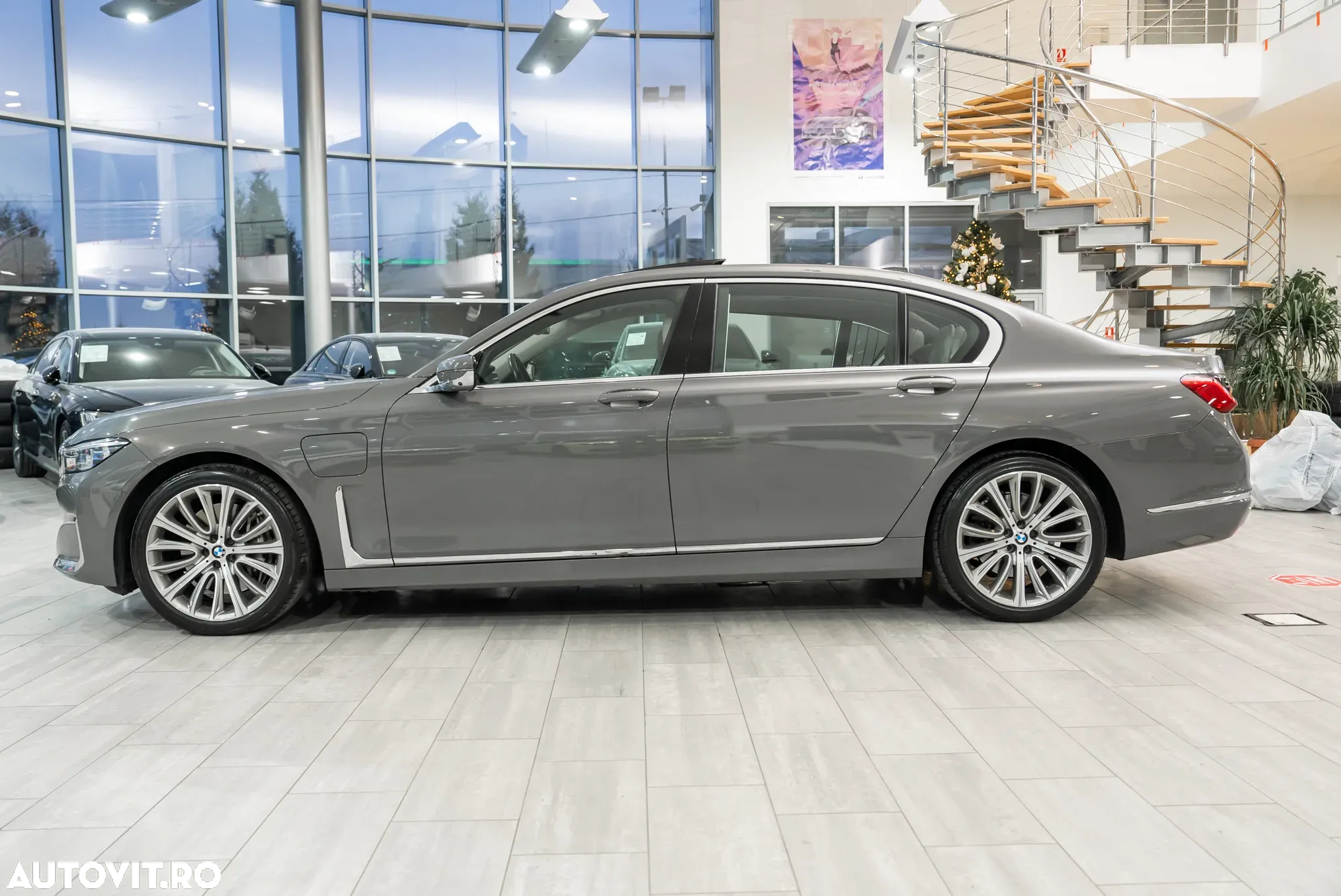 BMW Seria 7 745Le xDrive AT PHEV - 10