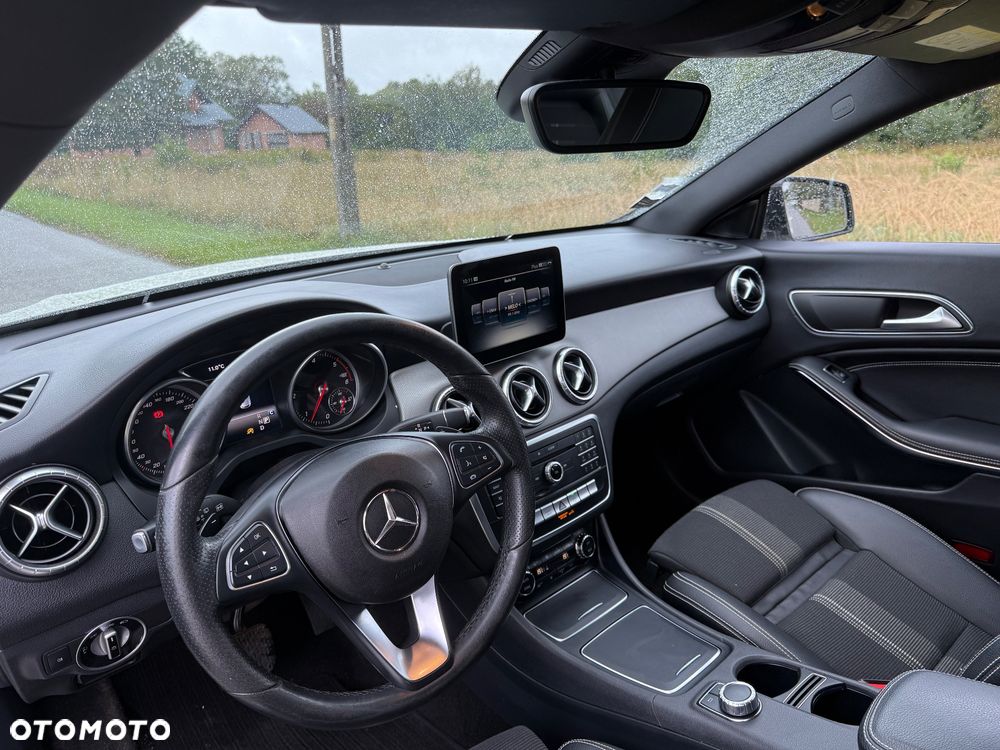Mercedes-Benz CLA 220 d 7G-DCT - 10