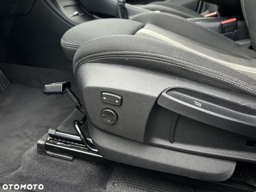 BMW X1 sDrive18i - 29
