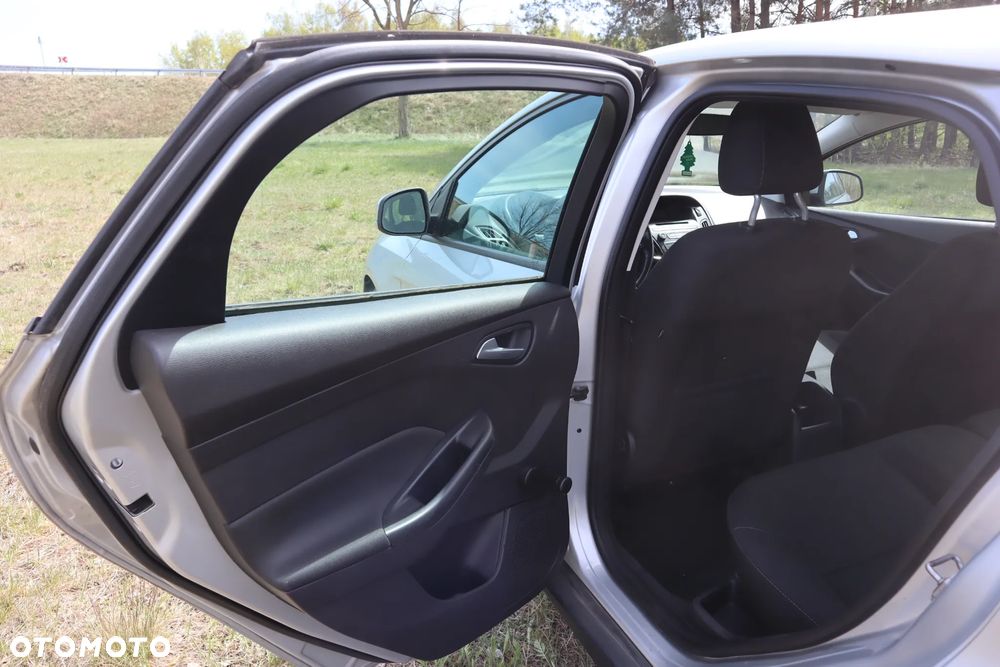Ford Focus 1.6 Edition - 11