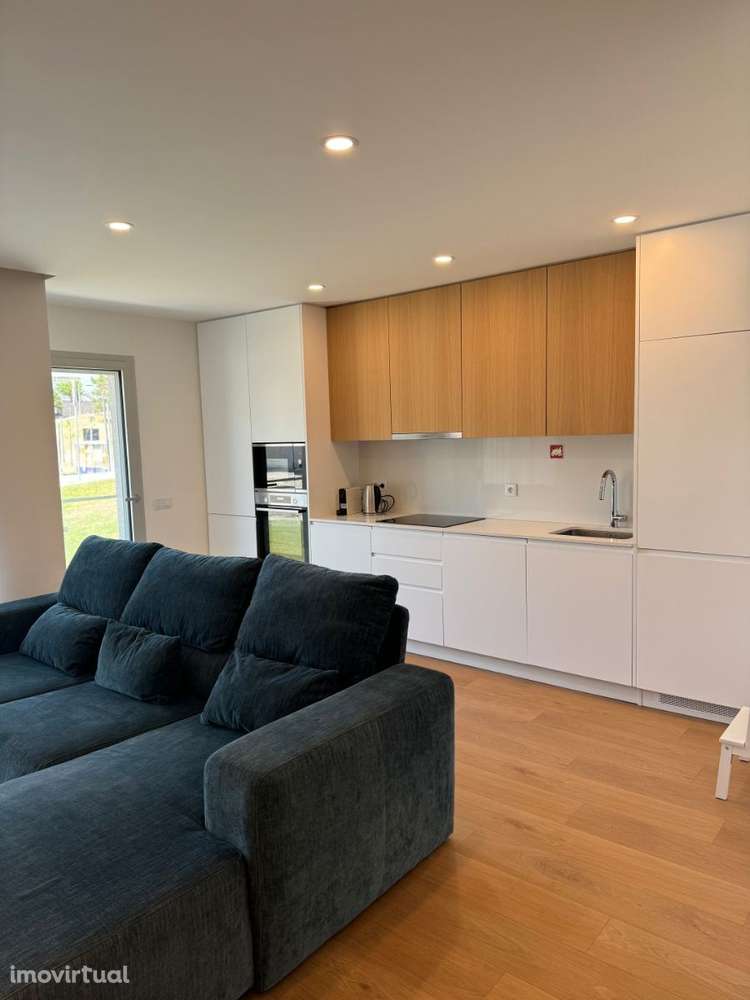 Apartamento T2 com varanda e parqueamento, condominio com piscina, ... - Grande imagem: 4/19