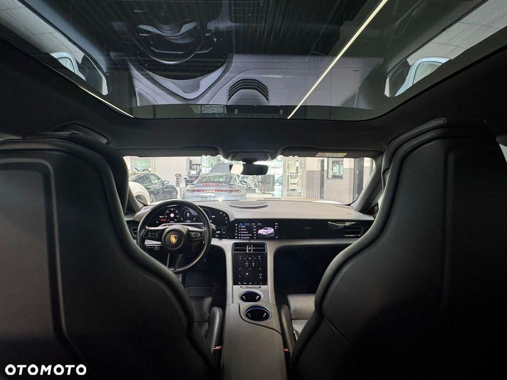 Porsche Taycan 105kWh Performance Plus - 29