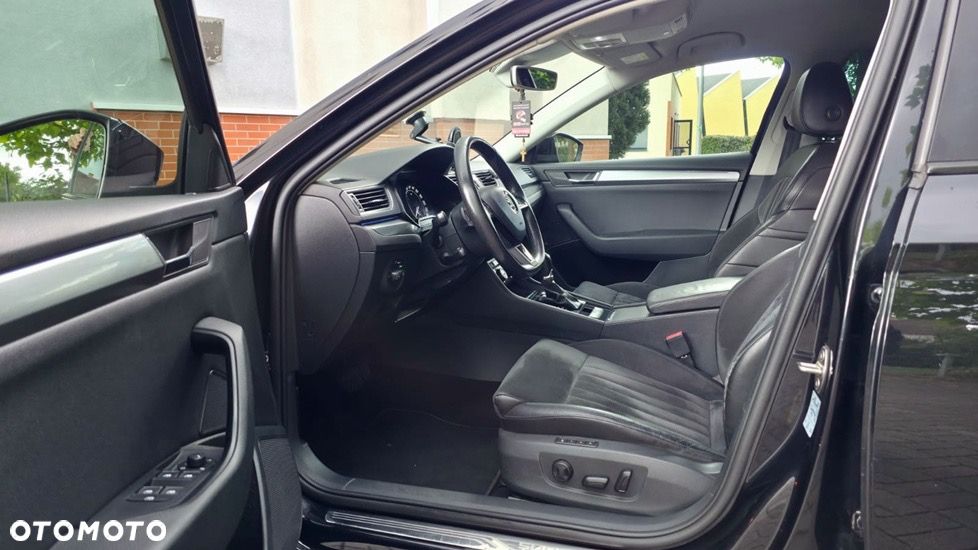 Skoda Superb 2.0 TDI Sportline DSG - 14