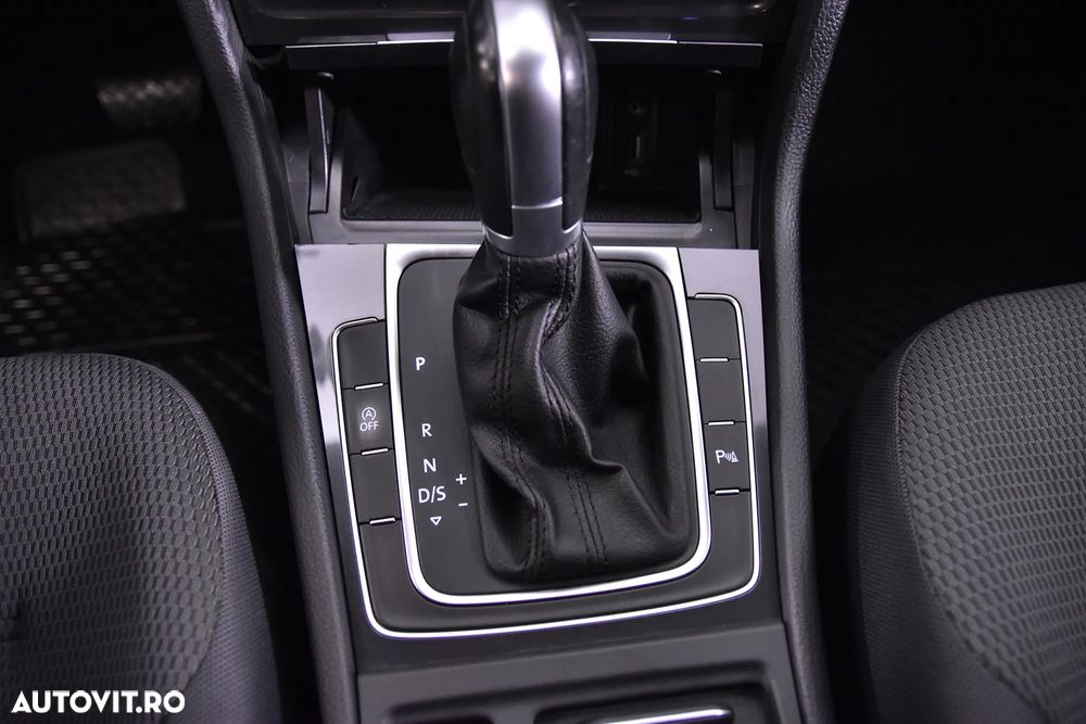 Volkswagen Golf - 16