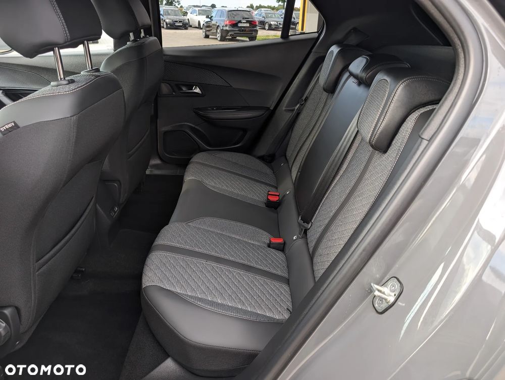 Peugeot 2008 PureTech 130 EAT8 Allure - 37