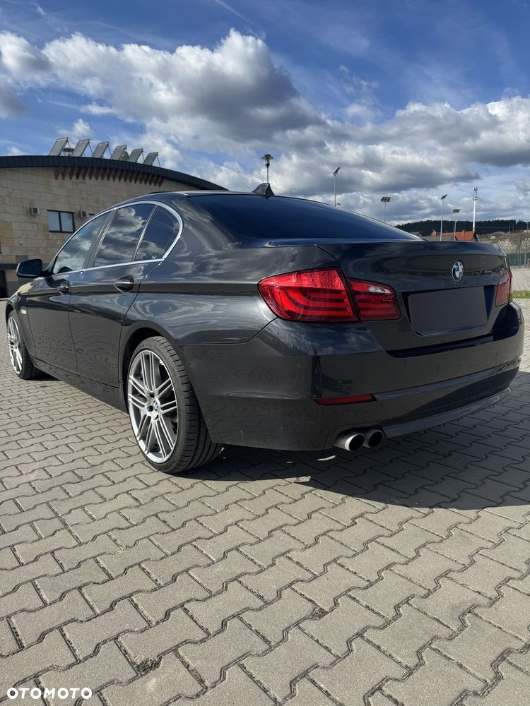 BMW Seria 5 525d xDrive - 2