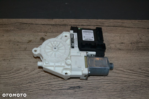 AUDI A3 8P 04-12 SILNICZEK OPUSZCZANIA SZYB MODUŁ PRAWY PRZÓD 8P0959802E