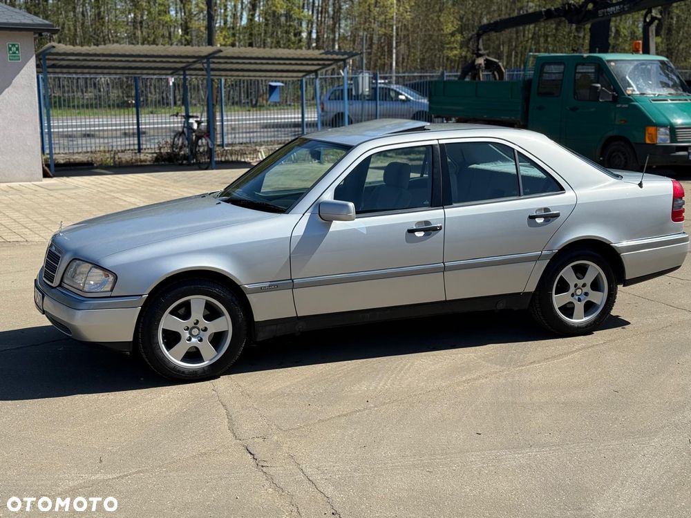 Mercedes-Benz Klasa C 180 Elegance - 5
