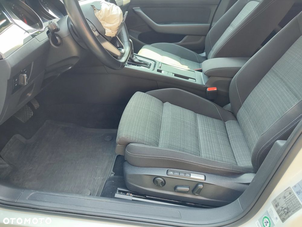Volkswagen Passat Variant 2.0 TDI SCR DSG Business - 11