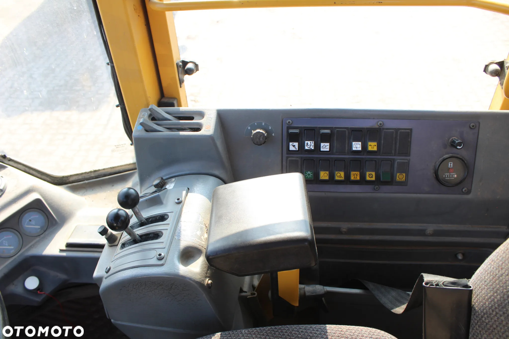 Volvo ŁADOWARKA KOŁOWA VOLVO L 90 BM z NIEMIEC - 11