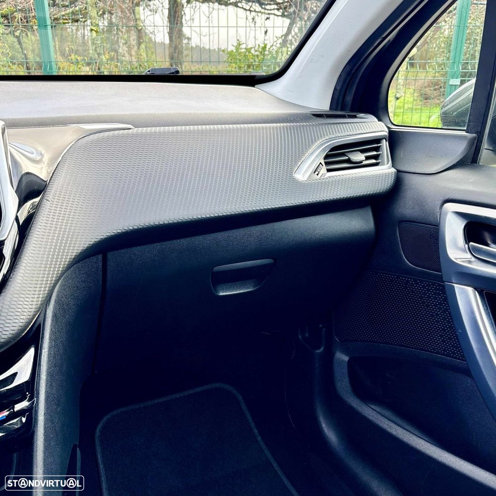 Peugeot 2008 1.5 BlueHDi Style - 15