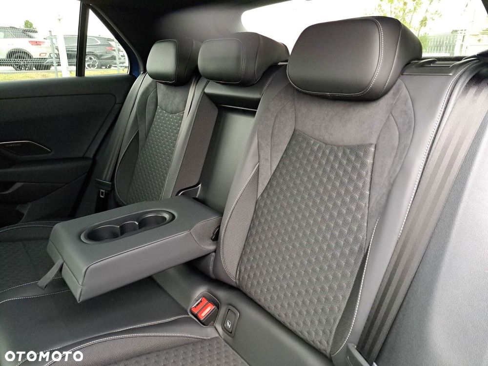 Volkswagen T-Roc 1.5 eTSI R-Line DSG - 37