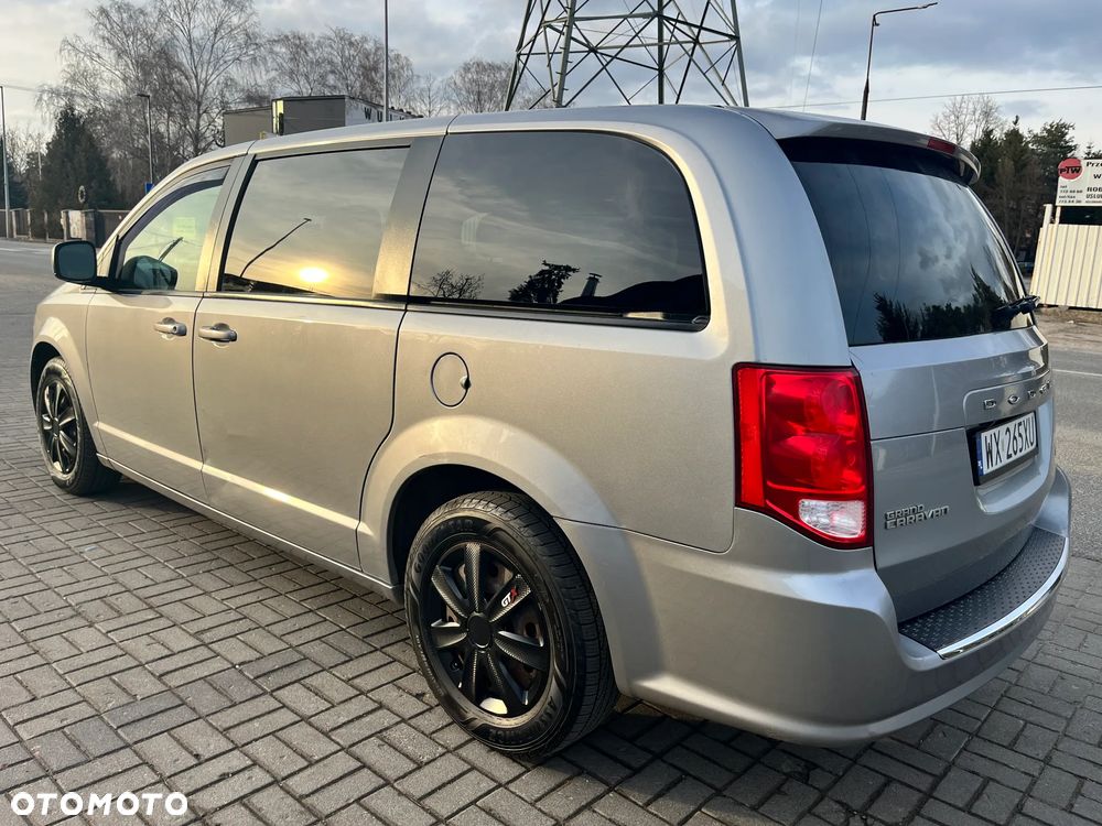 Dodge Grand Caravan - 3