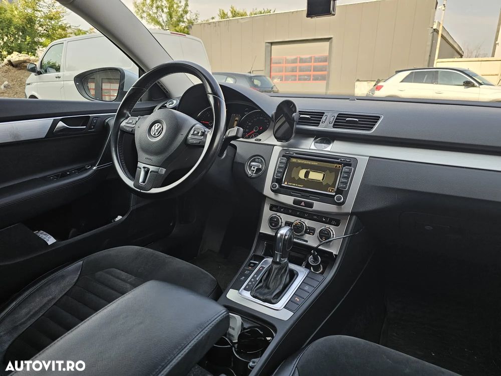 Volkswagen Passat Variant 2.0 TDI BlueMotion Technology Highline DSG - 11