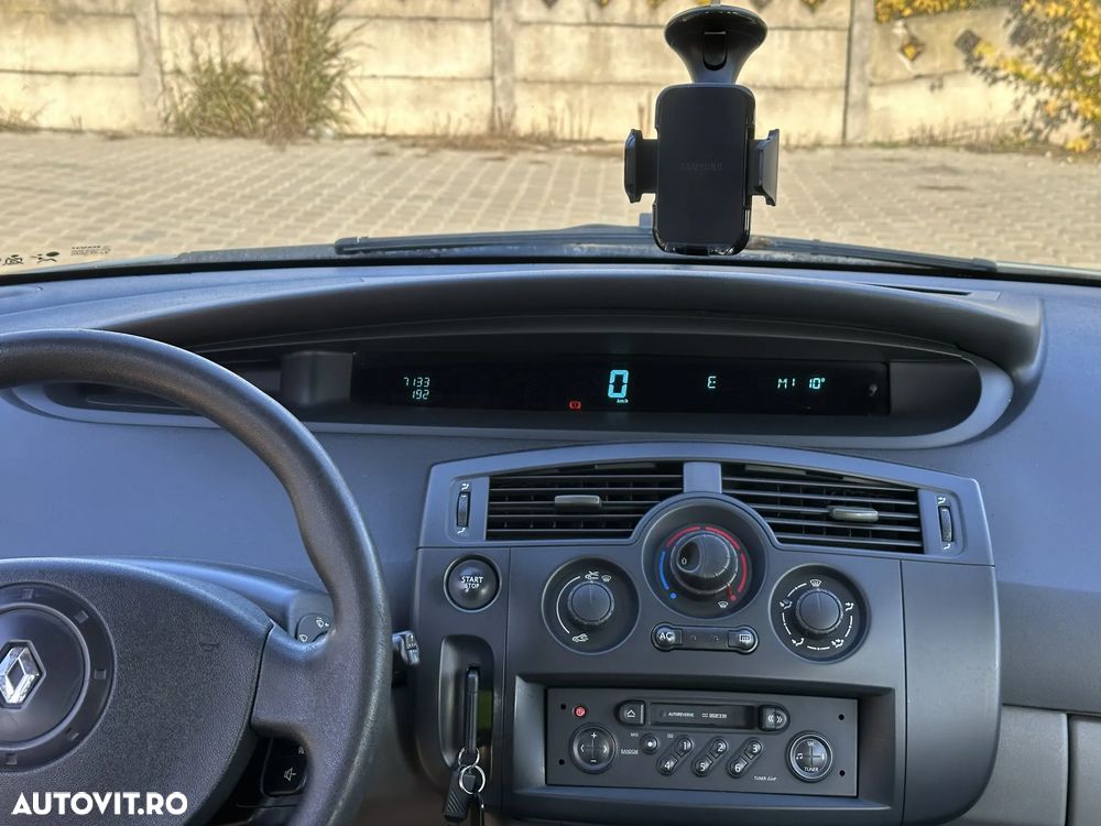 Renault Scenic II 1.5dCi Confort Dynamique - 9