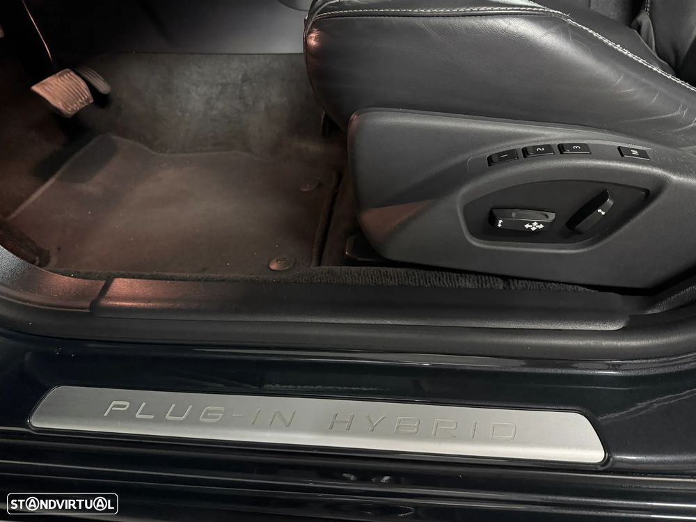 Volvo V60 D6 Plug-In-Hybrid AWD Geartronic Summum - 27