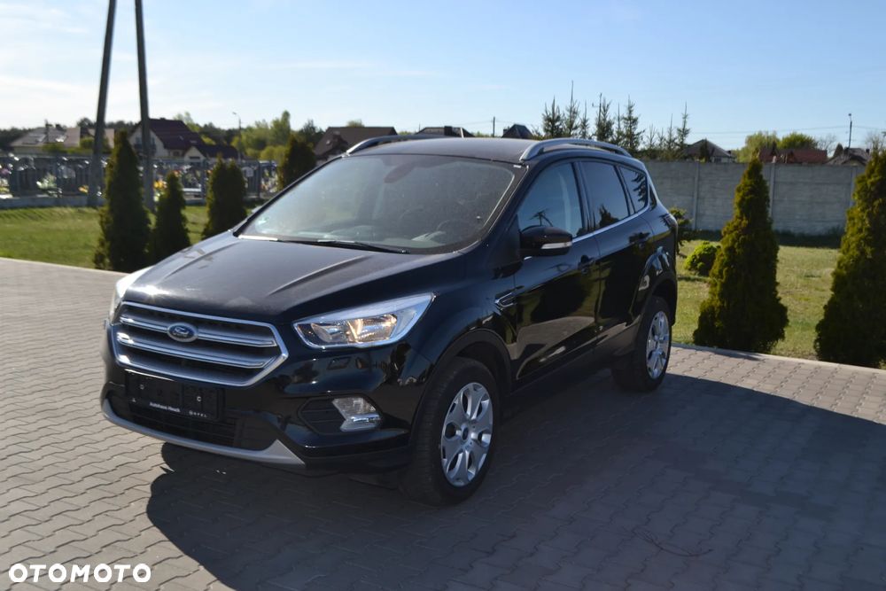 Ford Kuga 1.5 EcoBoost 2x4 Titanium - 1