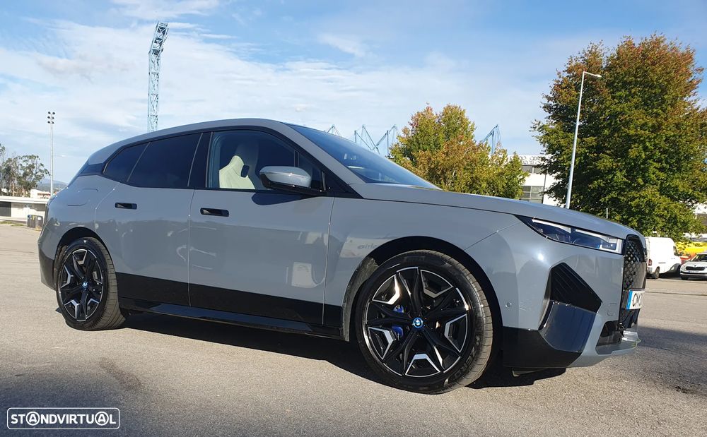 BMW iX xDrive 50 Pack Desportivo - 3