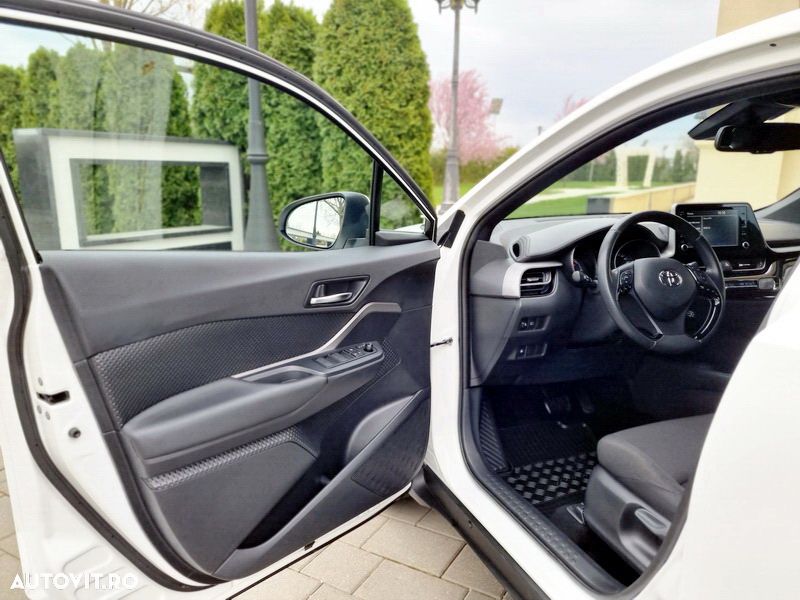 Toyota C-HR Style Selection - 8