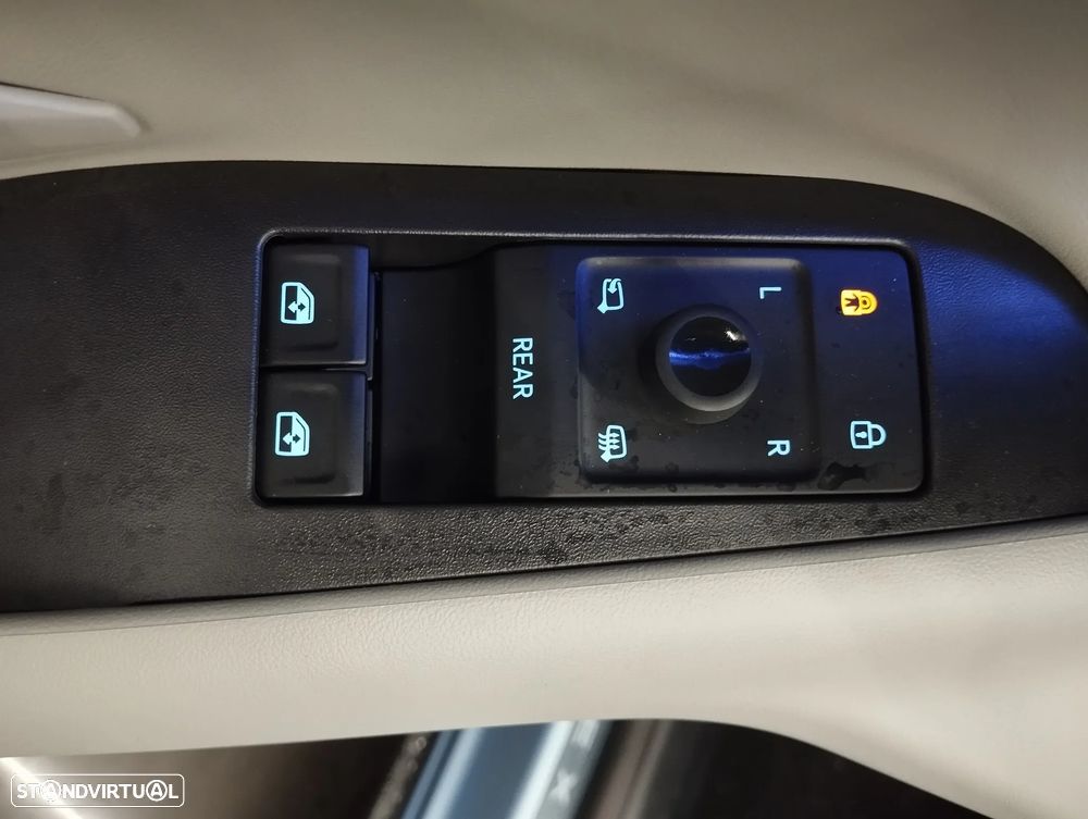 Ford Explorer 52 kWh Premium - 24
